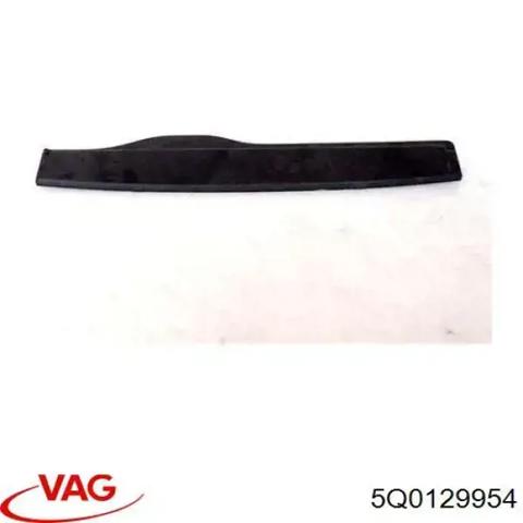 Накладка диффузора радиатора верхняя 5Q0129954 VAG