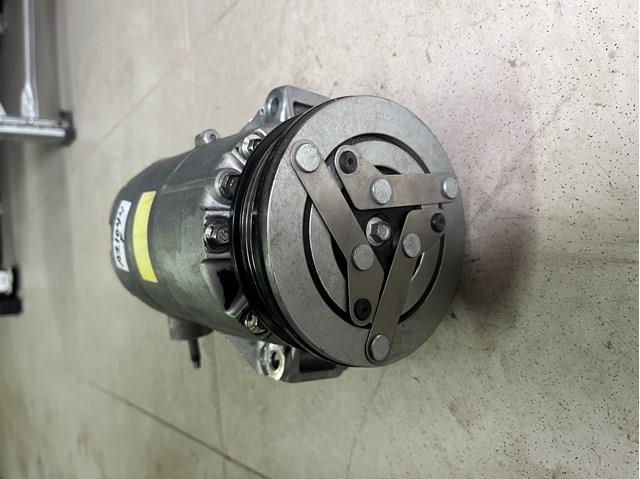 Компрессор кондиционера 19D629 FORD