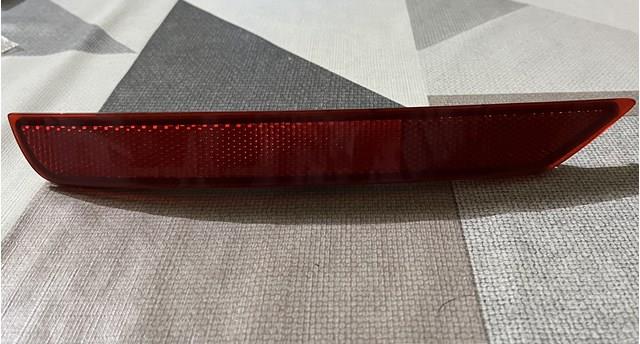 Катафот (отражатель) заднего бампера, левый 84281SC010 SUBARU