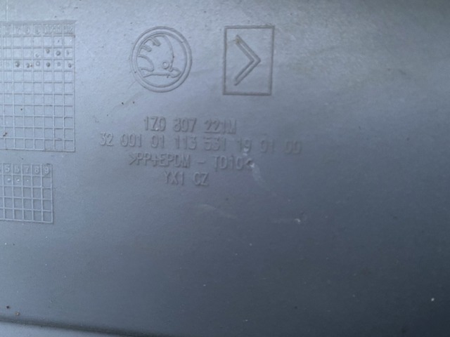 VAG 1Z0807221P Передний бампер в наличии Николаев