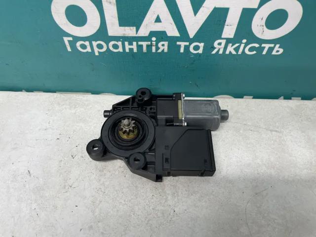 0130822479 RENAULT Мотор стеклоподъемника двери передней левой купить в Ровно