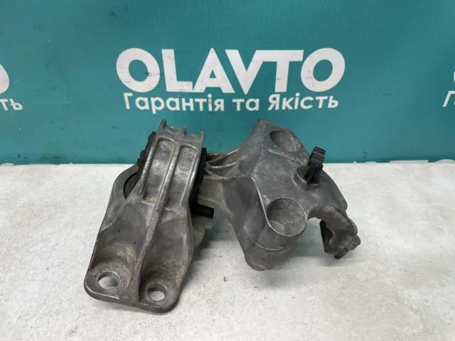 112100627R Правая подушка двигателя купить Хмельницкий