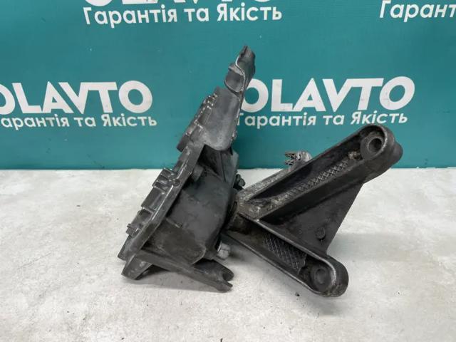 11220BN720 Подушка (опора) двигателя левая купить Львов