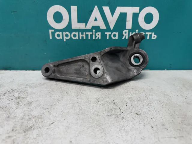 Кронштейн подушки (опоры) двигателя, задней 13130723 OPEL