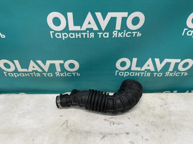 Патрубок воздушный выход воздушного фильтра 13254175 GM