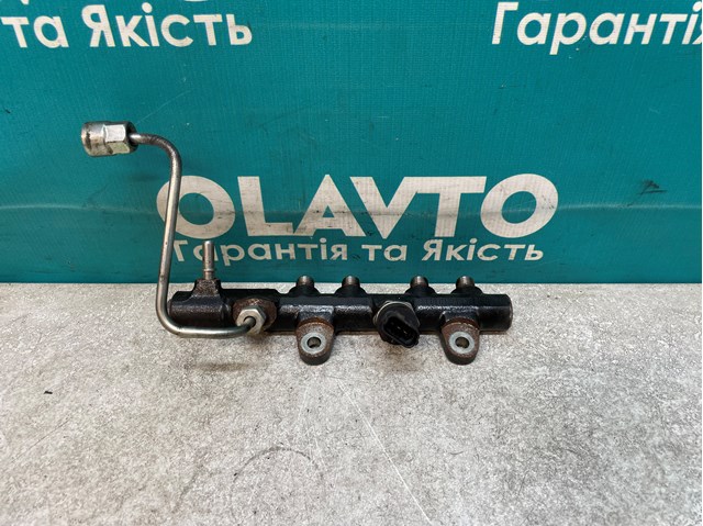 RENAULT 175215346R Распределитель топлива (рампа) в наличии Ровно