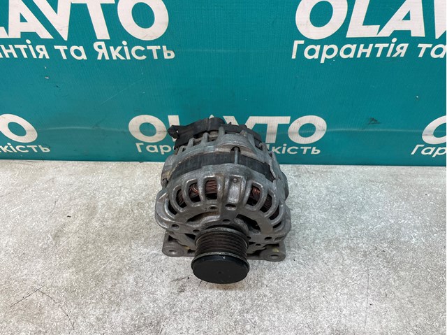 Автомобильный генератор 2543378A RENAULT