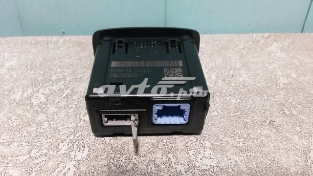 280230006R RENAULT Зарядное устройство USB купить в Кривой Рог