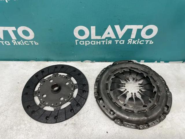 302057505R RENAULT Сцепление купить в Ирпень
