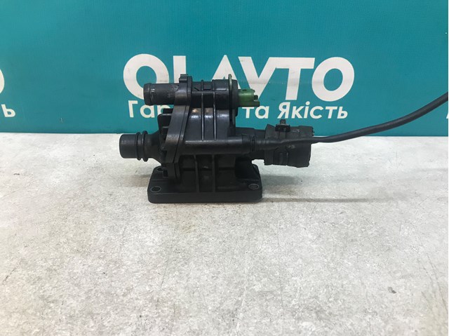 VOLVO 30711526 Корпус термостата в наличии Львов