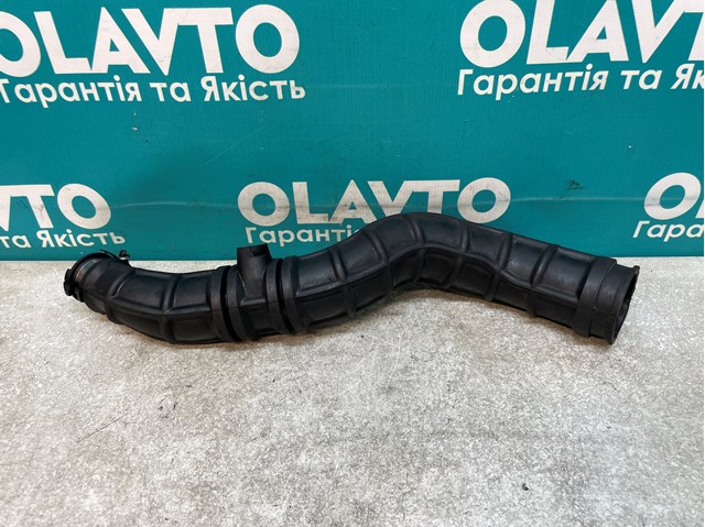 Патрубок воздушный выход воздушного фильтра 3334033 SASIC