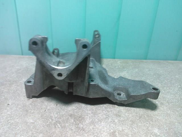 4M5Q10239CC FORD Кронштейн генератора купить в Украина
