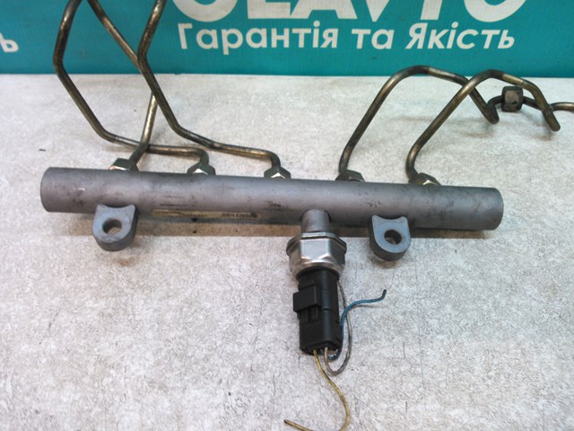 5WS40041 Распределитель топлива (рампа) купить Одесса