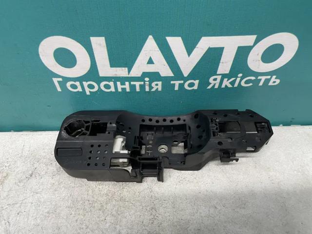 Держатель наружной ручки двери, передней правой 806060041R RENAULT