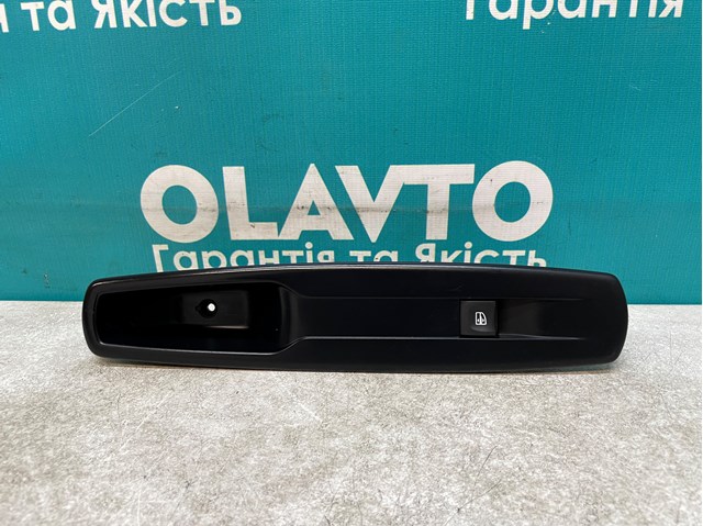 809600018R RENAULT Кнопка включения мотора стеклоподъемника передняя правая купить в Каменское