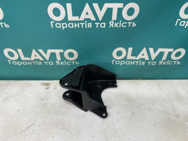8200044920 RENAULT Кронштейн подушки (опоры) двигателя задней купить в Ровно