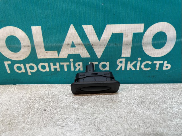 8200076256 RENAULT Кнопка привода замка багажника купить в Днепр