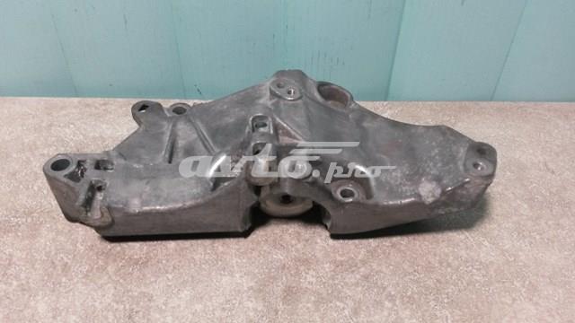 Кронштейн крепления генератора 8200100148 RENAULT