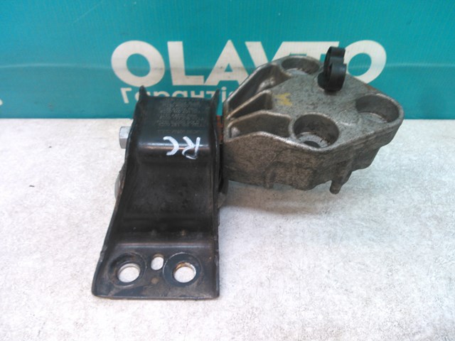 RENAULT 8200140431 Правая подушка двигателя в наличии Каменское