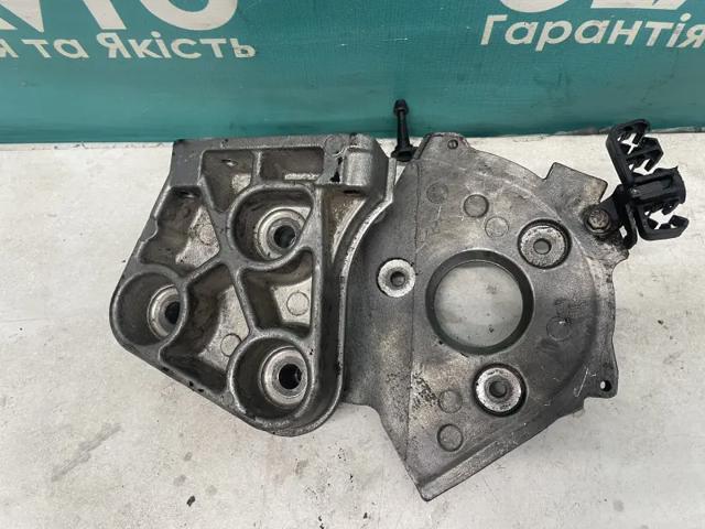 8200240204 RENAULT Кронштейн топливного насоса ТНВД купить в Житомир
