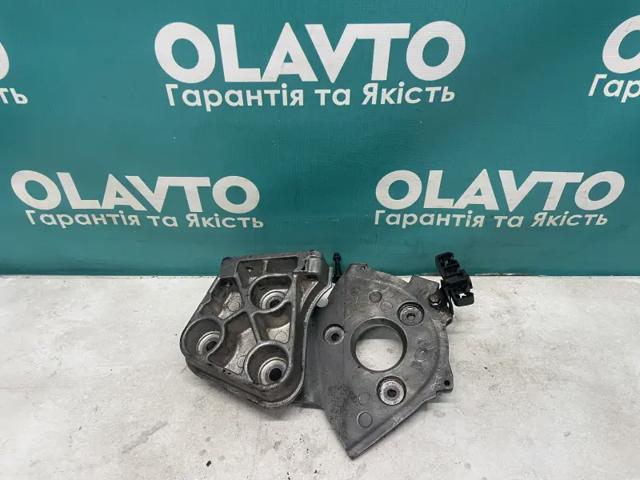Кронштейн топливного насоса ТНВД 8200240204 RENAULT