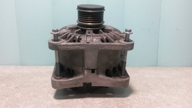 Автомобильный генератор Renault Kangoo 2