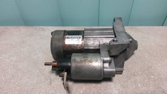 Стартер 8200426577 RENAULT