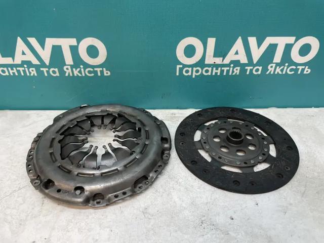 RENAULT 8200450217 Комплект сцепления в наличии Полтава