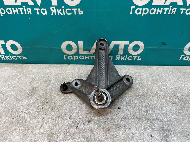 RENAULT 8200457080 Кронштейн подушки КПП левый в наличии Сумы