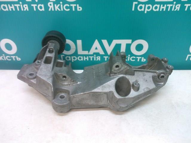 RENAULT 8200527320 Кронштейн генератора в наличии Ровно