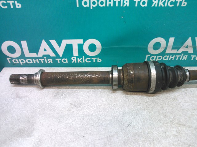 RENAULT 8200557126 Правая полуось в наличии Украина