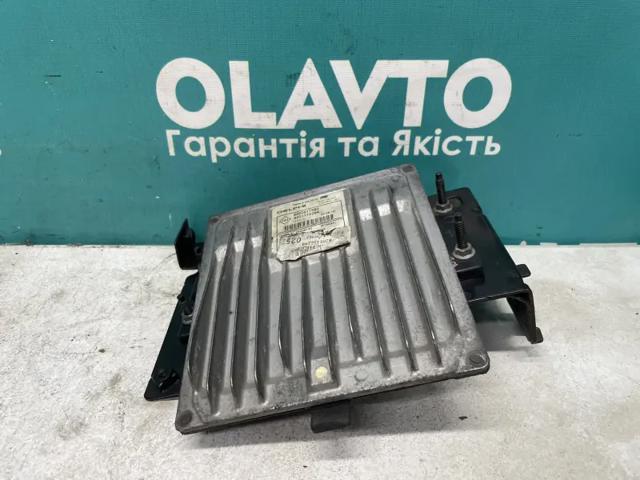 Электронный блок управления двигателем 8201112294 RENAULT