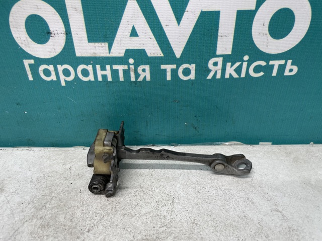 824304462R Ограничитель задней двери купить Ирпень