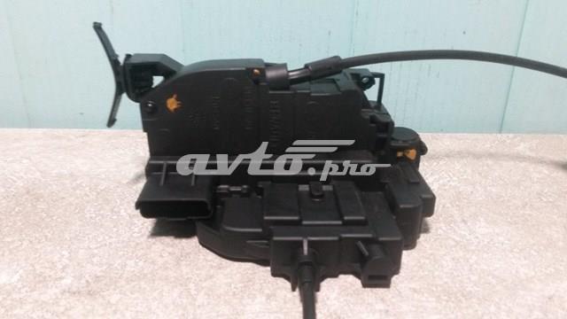 825020033R Замок двери задней правой купить Львов