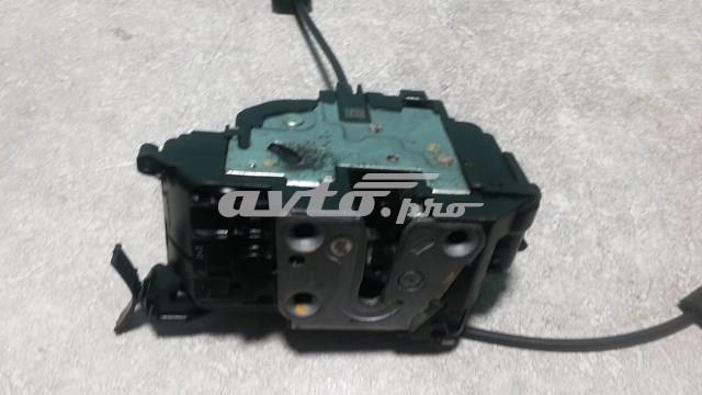 825020033R RENAULT Замок двери задней правой купить в Каменское