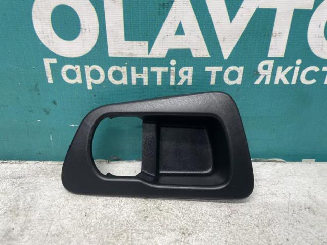 NISSAN 82682JD00A Заглушка (решетка) противотуманных фар бампера переднего правая в наличии Кривой Рог