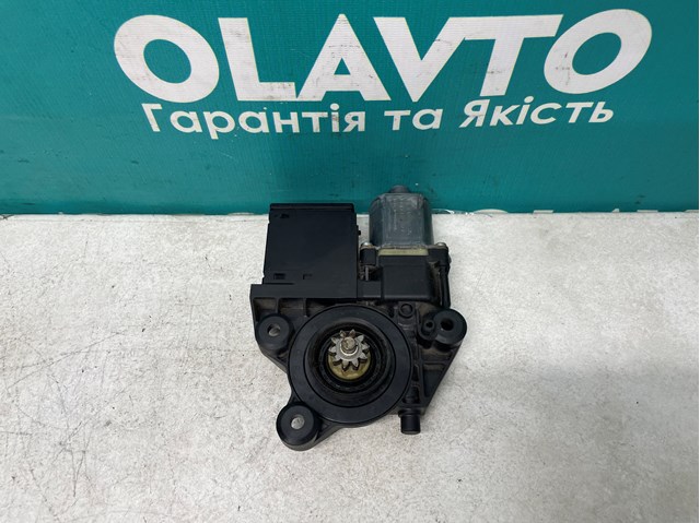 827300005R RENAULT Мотор стеклоподъемника двери задней правой купить в Киев