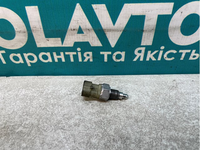 Датчик света заднего хода 96192077 OPEL