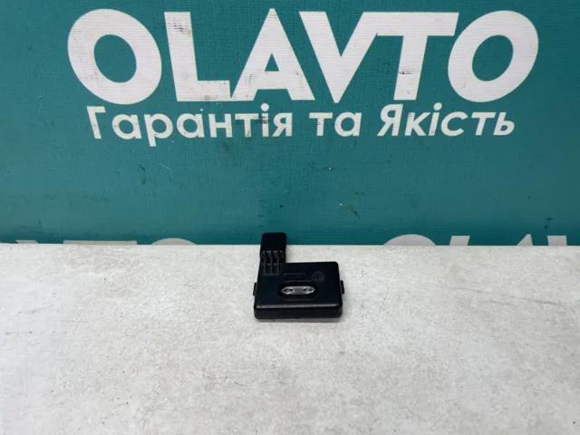 Датчик бесключевого доступа двери (приемник ключа) AV50487001 RENAULT