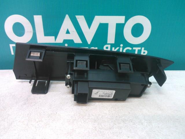GS1D66370 MAZDA Кнопка стеклоподъемника передняя купить в Каменское
