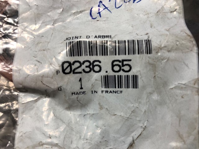 Сальник распредвала двигателя Citroen C5 1