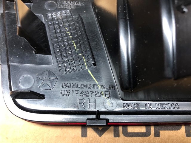 05178272AB CHRYSLER Фонарь противотуманный задний правый купить в Киев