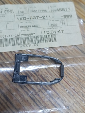 Накладка ручки двери 1K08372119B9 VAG