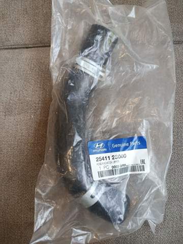 Патрубок системы охлаждения 254112S000 HYUNDAI