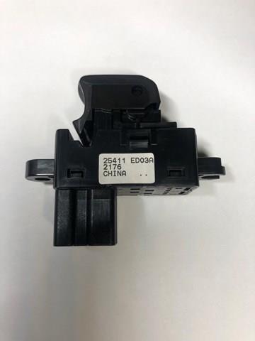 Кнопка подъемника переднего правого стекла 25411ED03A NISSAN