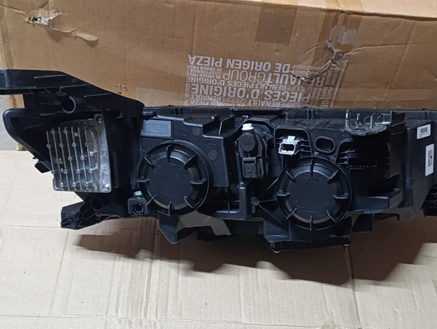 260604601R RENAULT Фара левая купить в Хмельницкий