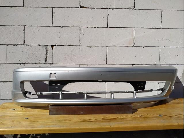 Буфер (бампер) передний 51118195292 BMW