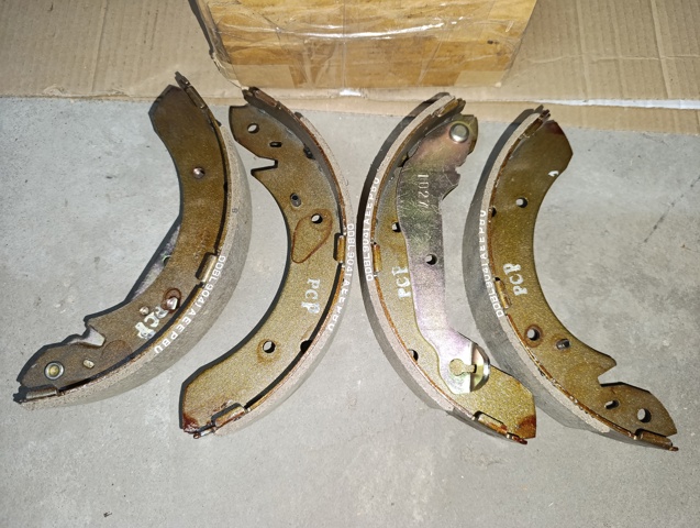 HYUNDAI 5830534A10 Задние барабанные колодки в наличии Тернополь