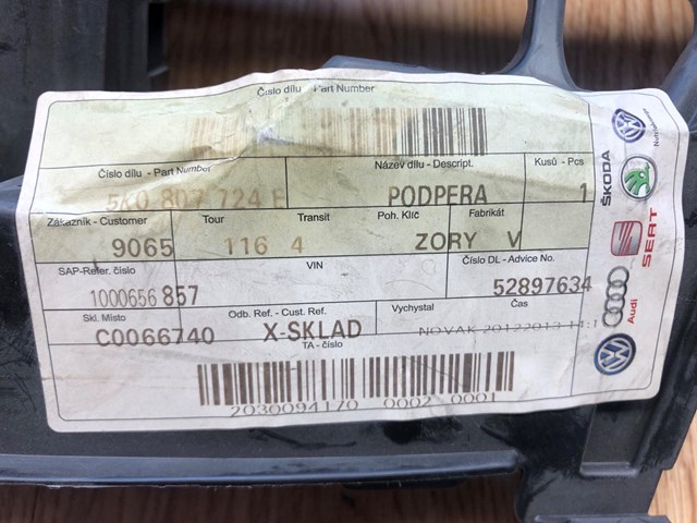 5K0807724E VAG Кронштейн бампера переднего правый купить в Харьков