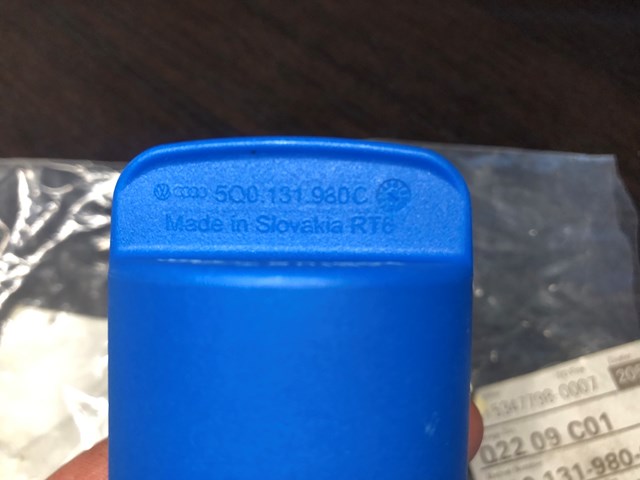 5Q0131980C Крышка заливной горловины бака AD BLUE купить Тернополь